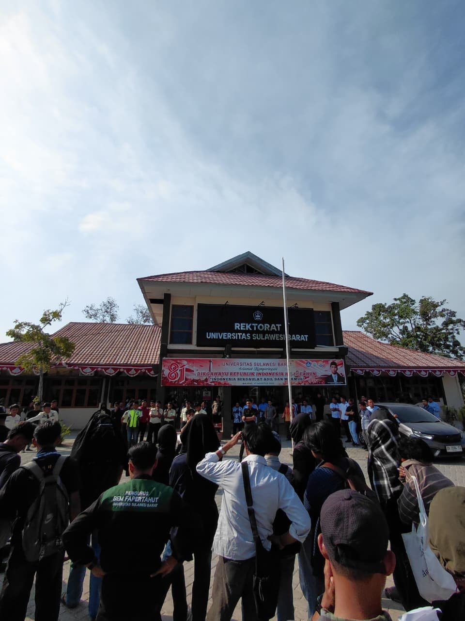 Aliansi Mahasiswa UNSULBAR Soroti UKT dan Transparansi Kebijakan Kampus, Aksi Sempat Memanas dudukperkara.com