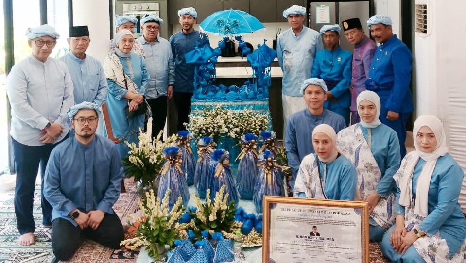 Mengenang 40 Hari Wafatnya Legenda Sepak Bola Bob Hippy, Dianugerahi Gelar Adat Gorontalo “Taa Lopo Dulungo Bubaya”